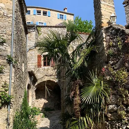 La Maison Bleue * Lagorce (Ardeche)